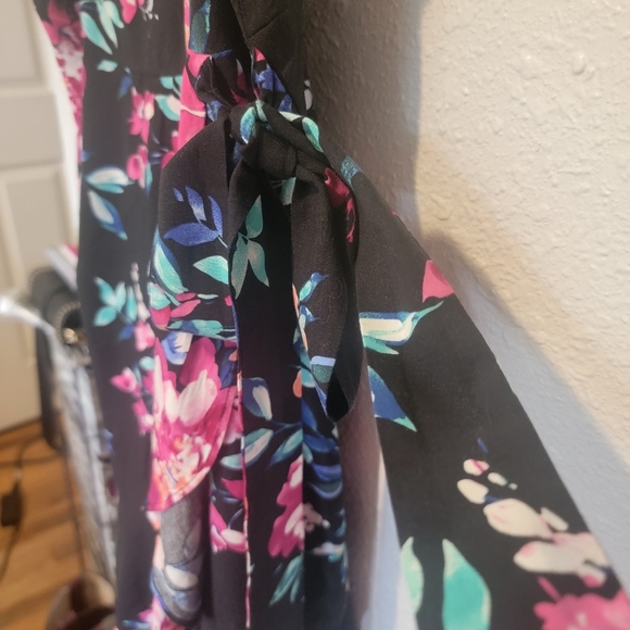 Express Floral Dress - Picture 5 of 6